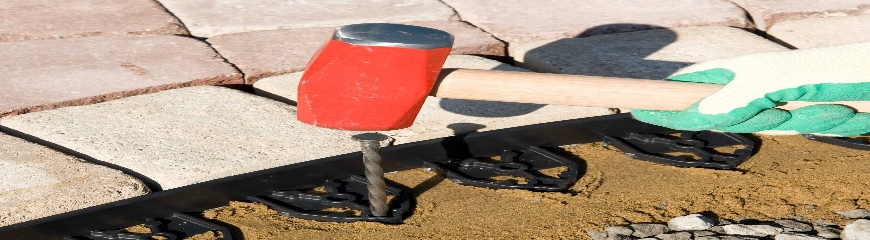 Ancrage bordure de jardin